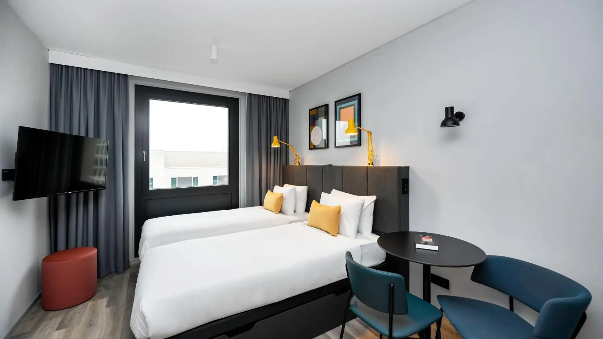 Staycity Aparthotels Frankfurt Airport Frankfurt am Main 4*,